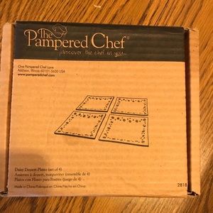 Pampered Chef Daisy Dessert Plates (4)